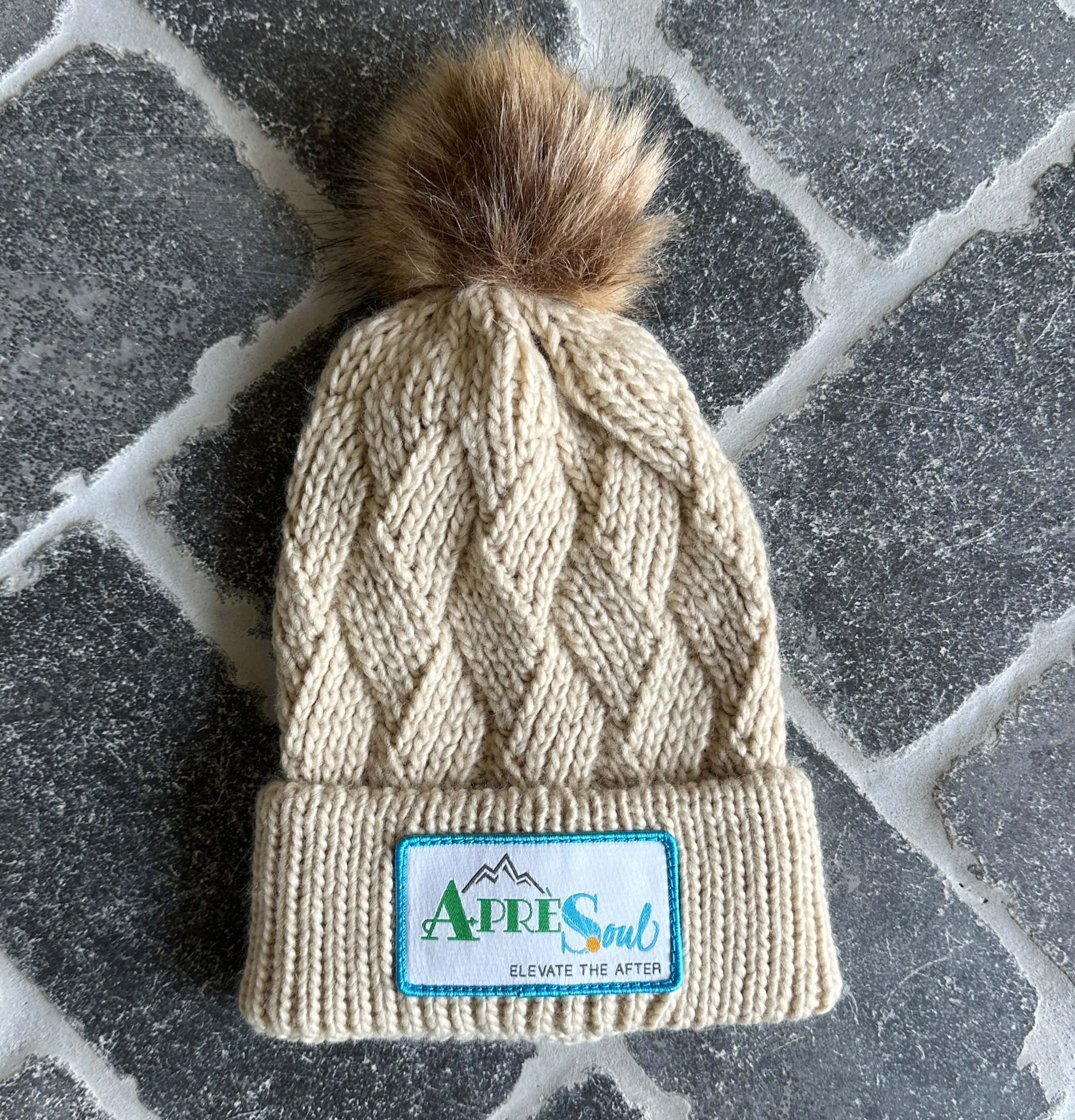 Après Ski Mountain Winter Beanie in Camel